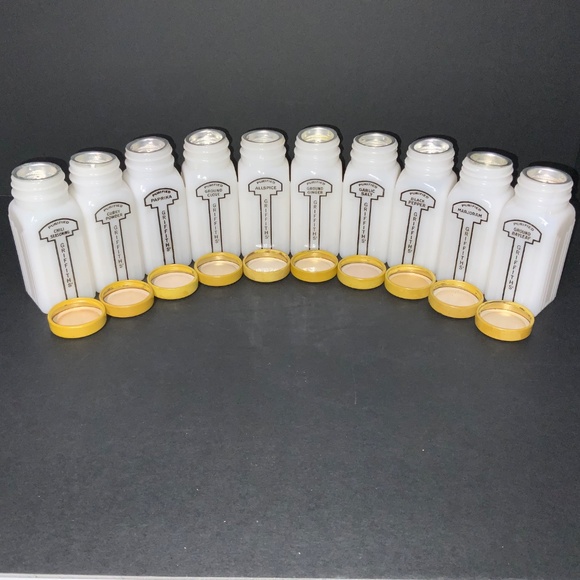 Set of 10 Griffith’s Yellow Spice Jars All Have Back Labels, Shaker & Yellow Cap - Picture 2 of 7